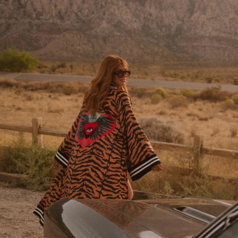 Sacred heart kimono bomber - Picture 3 of 6